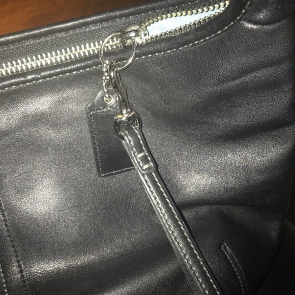 Authentic Coach on the shoulder bag - Picture 8 of 8